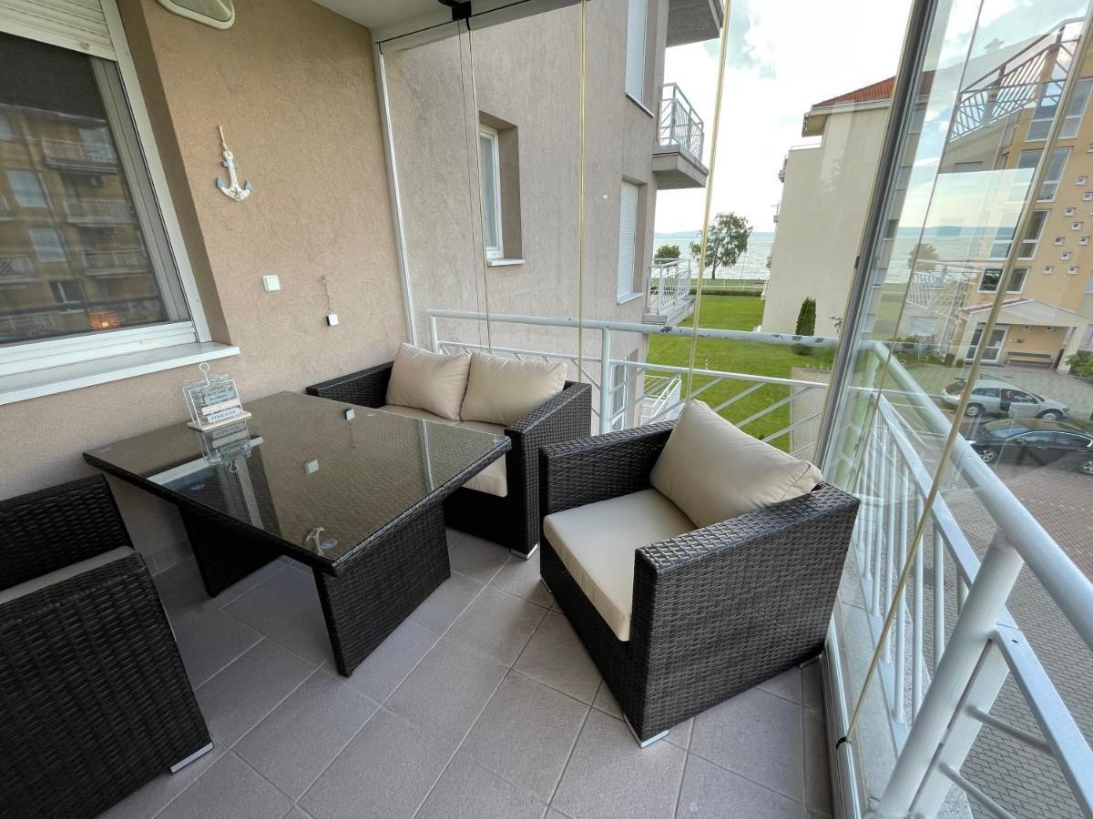 Siofoki Vizparti Nyaralo - Lakeside Apartment Zewnętrze zdjęcie